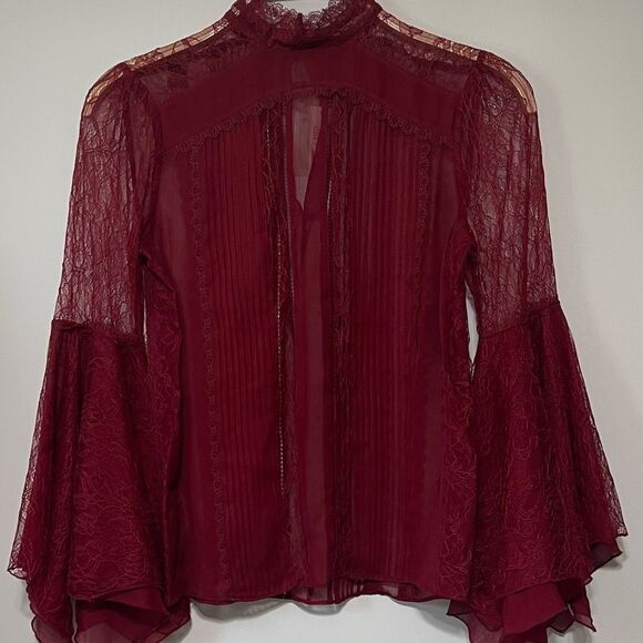 Alice + Olivia Silk Ivy Handkerchief Top Size Small - Picture 5 of 5